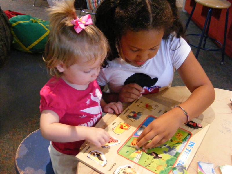 Jess2ndBDay_DALZoo (39) (Medium).JPG - Lexi and I were doing an animal puzzle... I'm good at these!